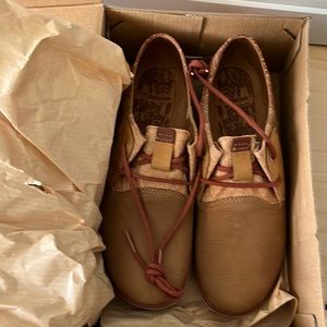 Women’s Size 8 Merrell Out.Perform shoes